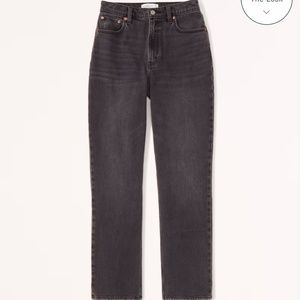 Black Abercrombie Curve Love Ultra High Rise 90s Straight Jean - Size 25W 0R